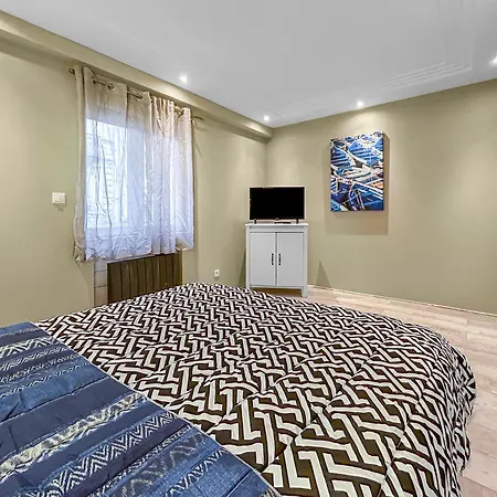 Grand Salon Cosy, Proche Centre & Garage 2p