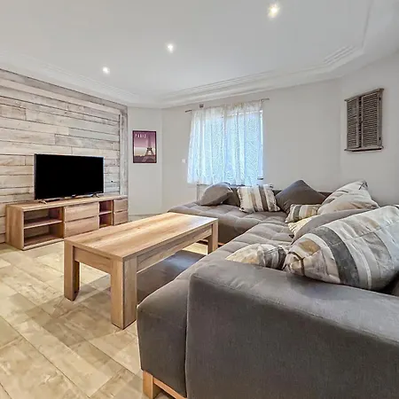 Grand Salon Cosy, Proche Centre & Garage 2p * ديجون