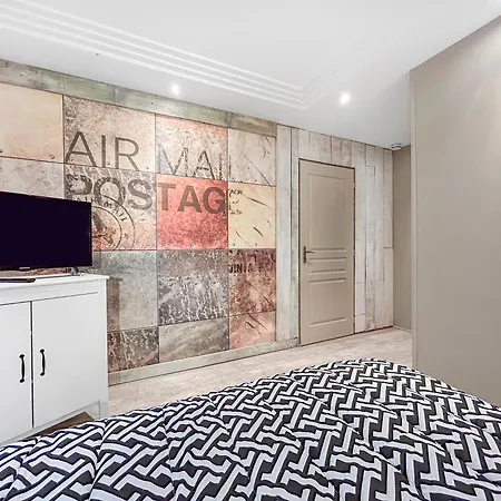 Grand Salon Cosy, Proche Centre & Garage 2p